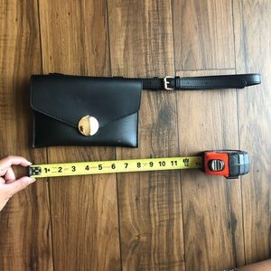 🚫SOLD🚫 Black with Gold Belt Bag